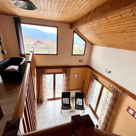Spacieux Avec Cheminee, Proche Foret, Sentiers Pedestres, Terrasse, Terrain Clos, Jeux Et Wifi - Fr-1-589-187