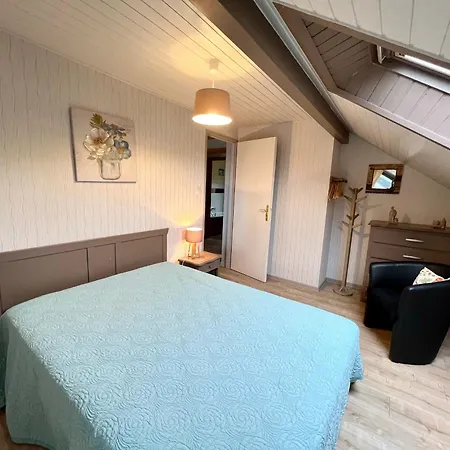 Spacieux Avec Cheminée, Proche Forêt, Sentiers Pédestres, Terrasse, Terrain Clos, Jeux Et Wifi - Fr-1-589-187