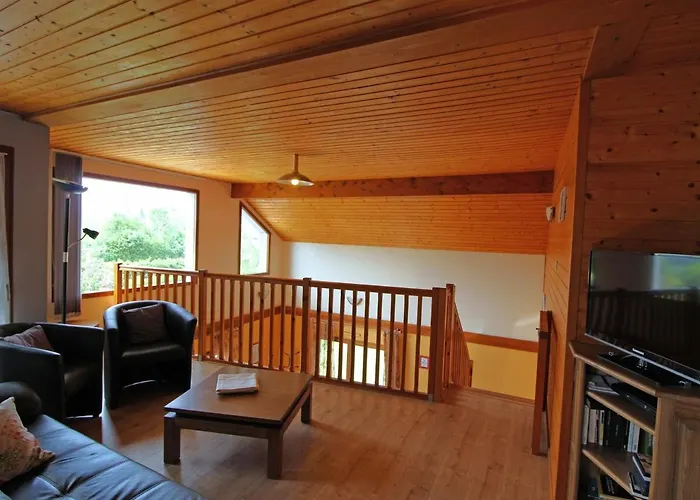 Prázdninový dům Spacieux Avec Cheminee, Proche Foret, Sentiers Pedestres, Terrasse, Terrain Clos, Jeux Et Wifi - Fr-1-589-187