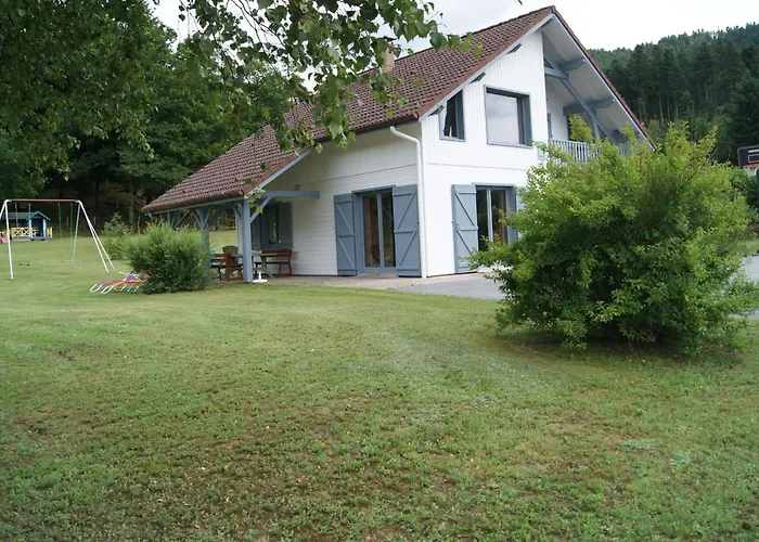 Prázdninový dům Spacieux Avec Cheminee, Proche Foret, Sentiers Pedestres, Terrasse, Terrain Clos, Jeux Et Wifi - Fr-1-589-187