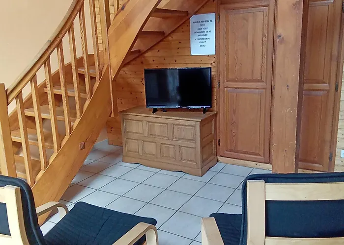 Prázdninový dům Spacieux Avec Cheminee, Proche Foret, Sentiers Pedestres, Terrasse, Terrain Clos, Jeux Et Wifi - Fr-1-589-187